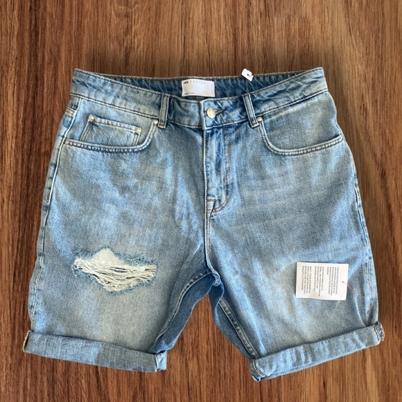 NWT ASOS Men’s Jorts Jean Denim Shorts Size 32 5 Pocket Design Destructed Cuffed - Picture 1 of 4